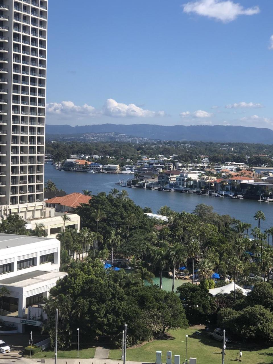 Equinox - Your Front Retreat! * Gold Coast